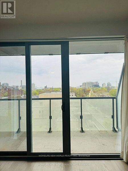 Property Photo:  57 St Joseph Street 818  ON M5S 0C5 
