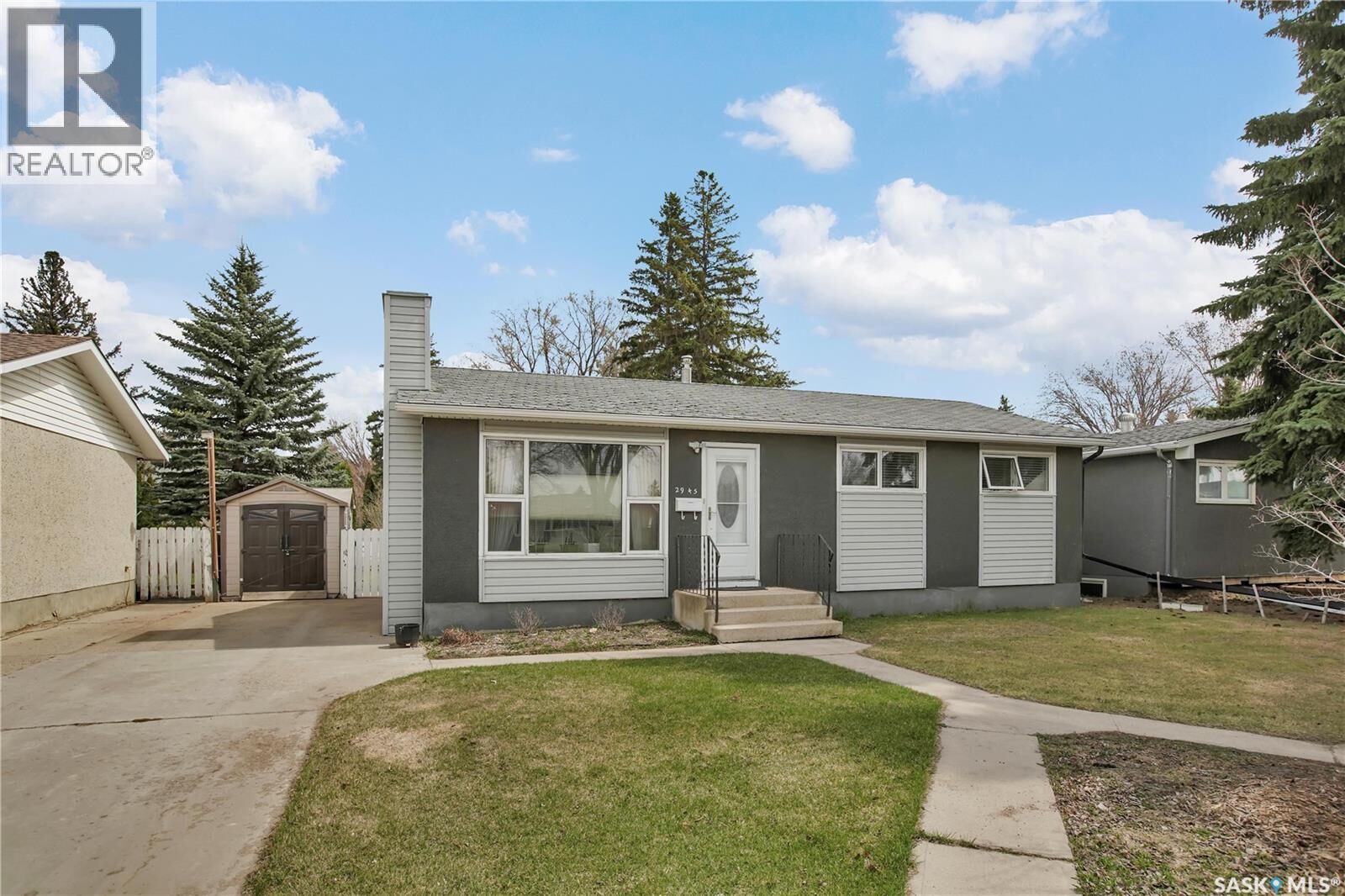 Property Photo:  2945 Preston Avenue S  SK S7J 2G8 