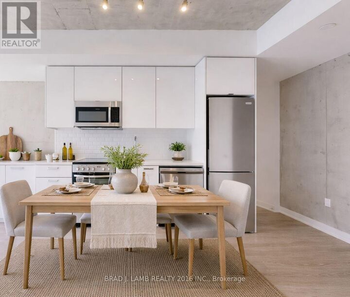 Property Photo:  284 King Street East 1702  ON M5A 1K4 