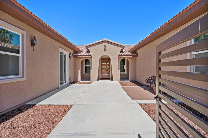 Property Photo: 43428 Calle Espada CA 92253