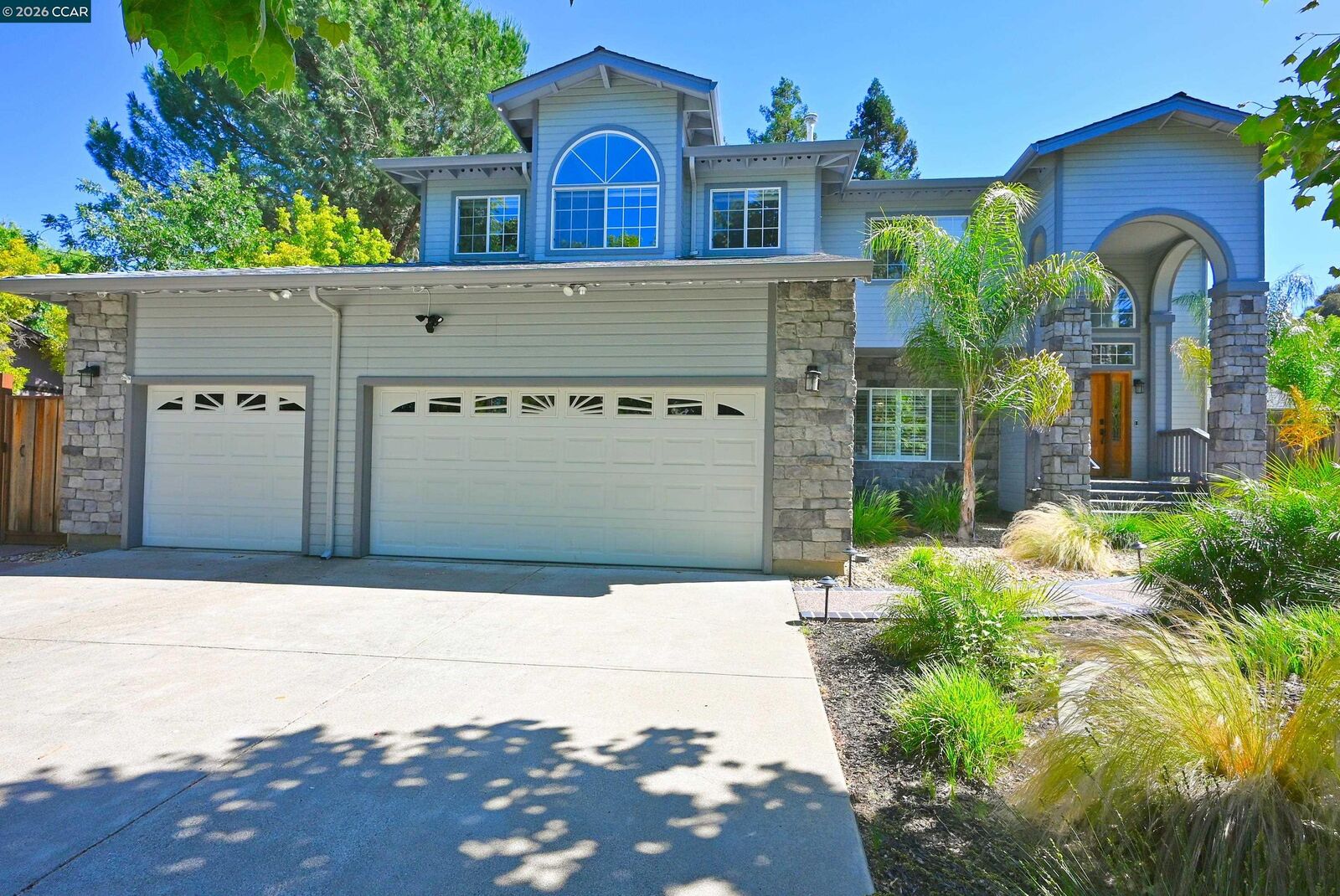 Property Photo: 35 Harmony Ln CA 94597