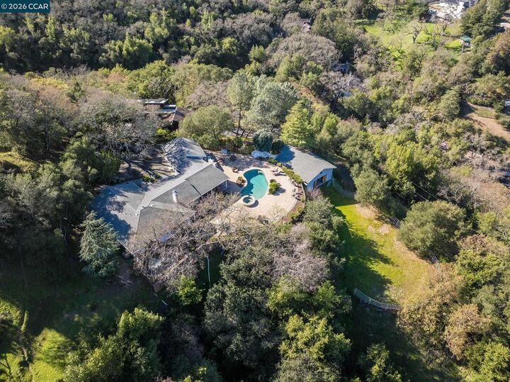 Property Photo:  300 Oak View Ter  CA 94526 