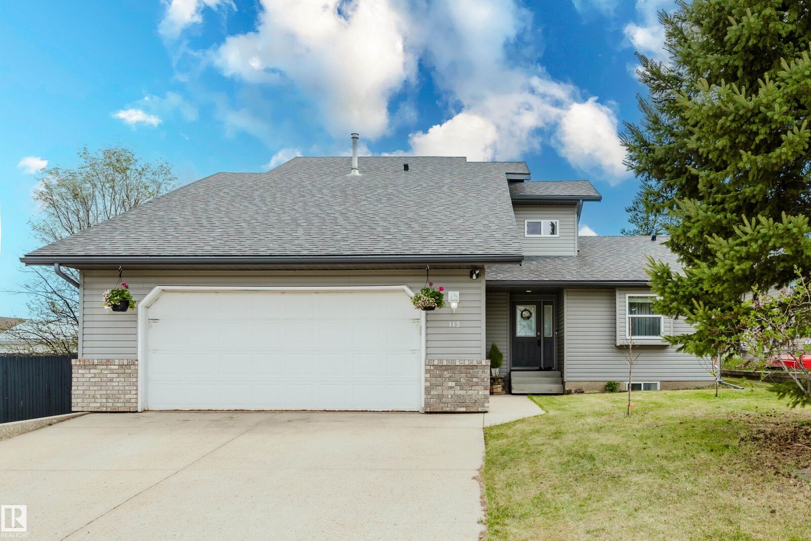 Photo de la propriété:  115 West Liberty Crescent  AB T0C 1Z0 