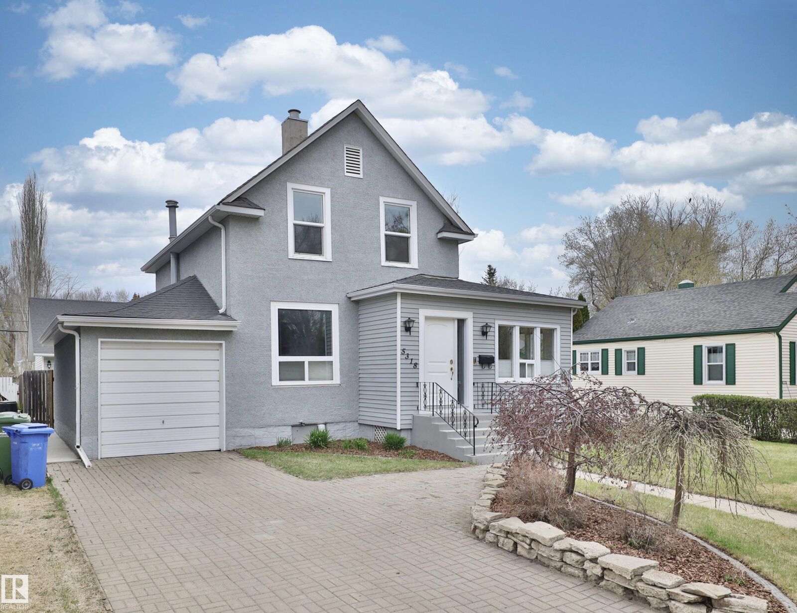 Property Photo:  5318 48 Avenue  AB T9A 0N5 