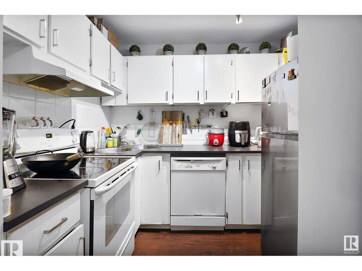Property Photo:  207 10138 116 St NW  AB T5K 1V8 