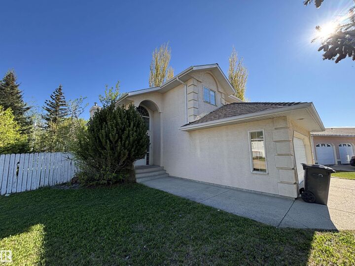 Property Photo:  3516 49 Avenue  AB T7A 1E3 