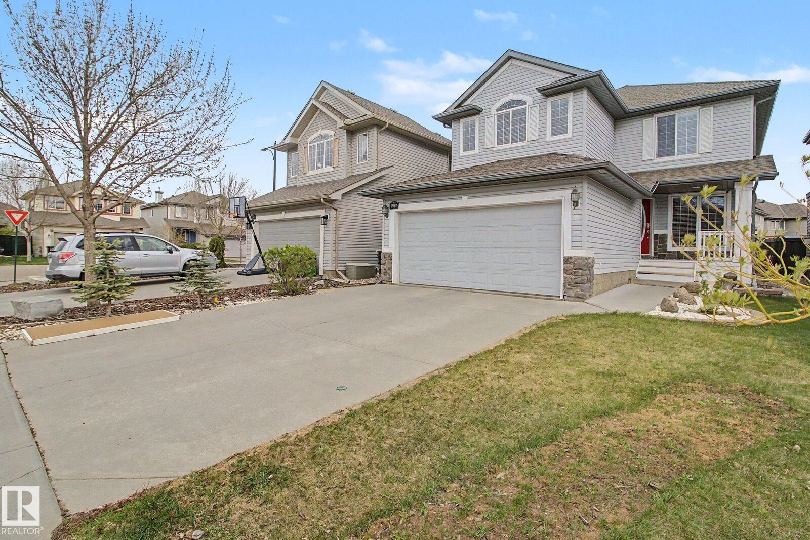 Property Photo: 1922 Robertson Crescent SW AB T6W 1N8