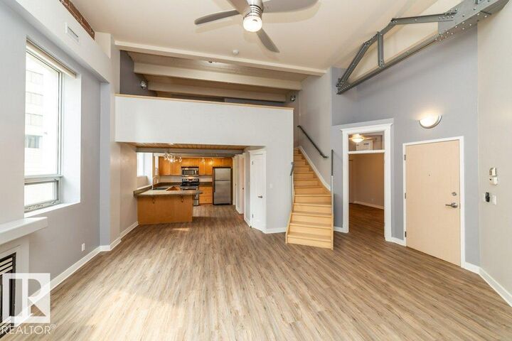 Property Photo:  10009 102 Avenue NW 208  AB T5J 5B6 