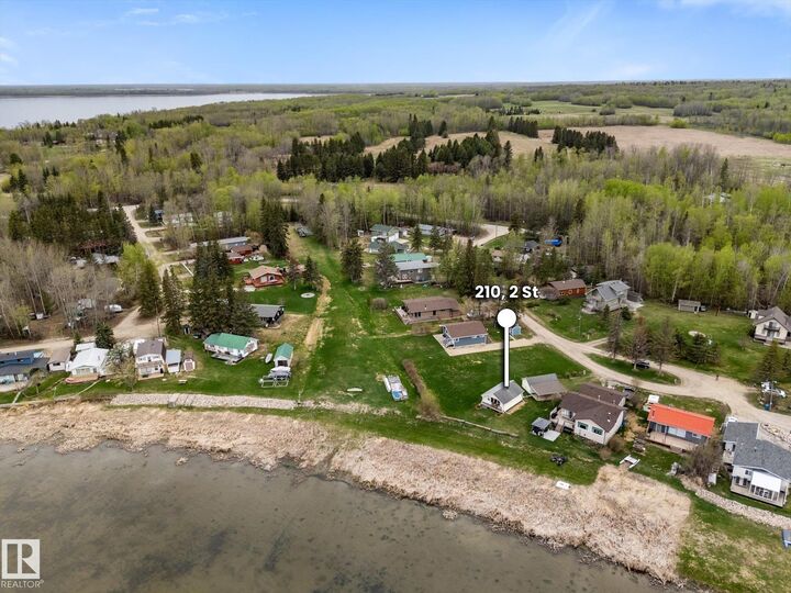 Property Photo:  210 2 Street  AB T0E 1A0 