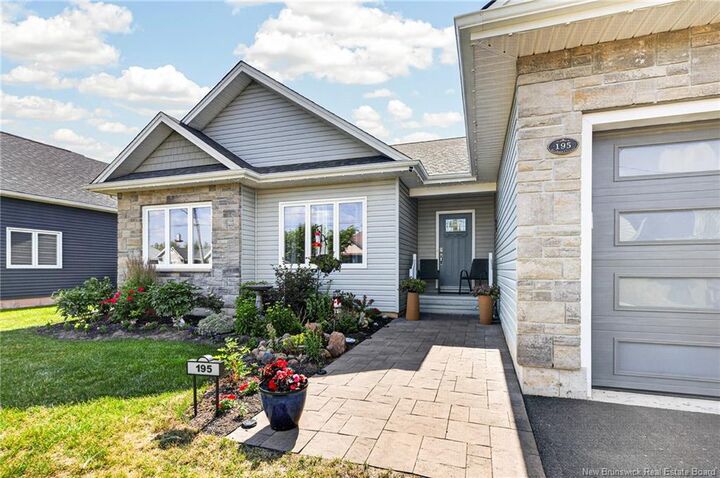Property Photo: 195 Rosebank Crescent NB E1B 0R5