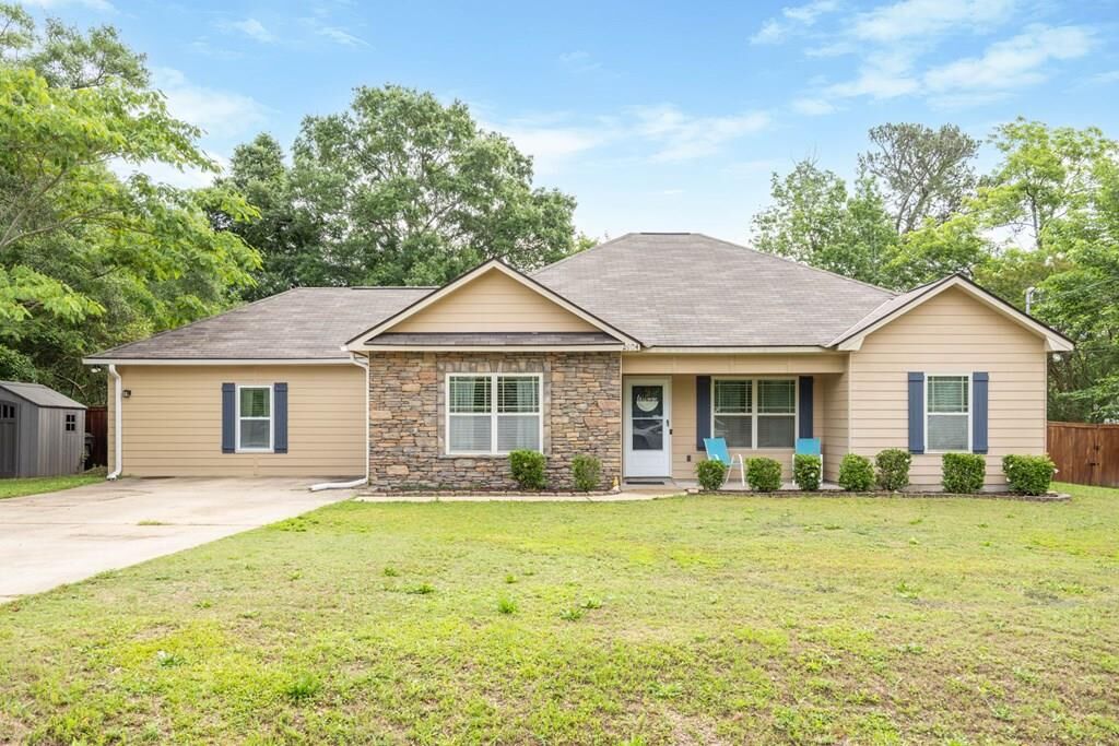 Property Photo:  2904 Poyner Drive  AL 36870 