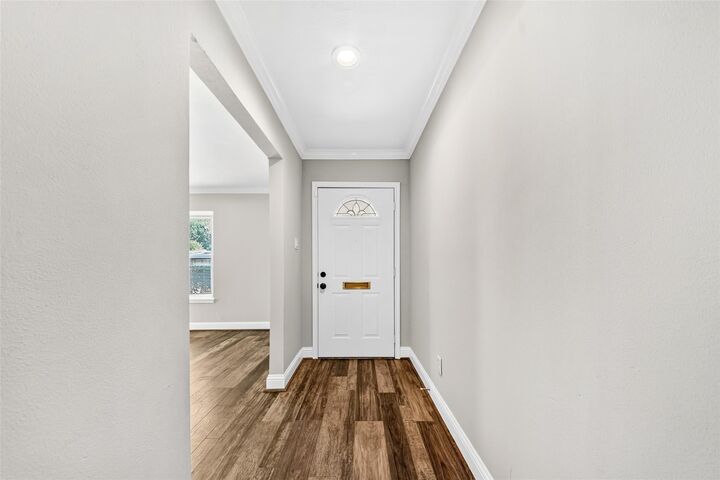 Property Photo:  5519 Ariel Street  TX 77096 