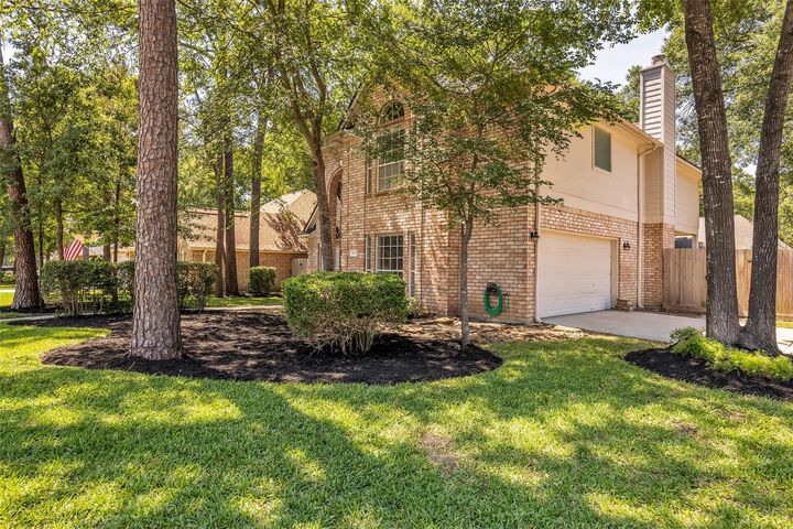 Property Photo: 900 Melanie Park TX 77304