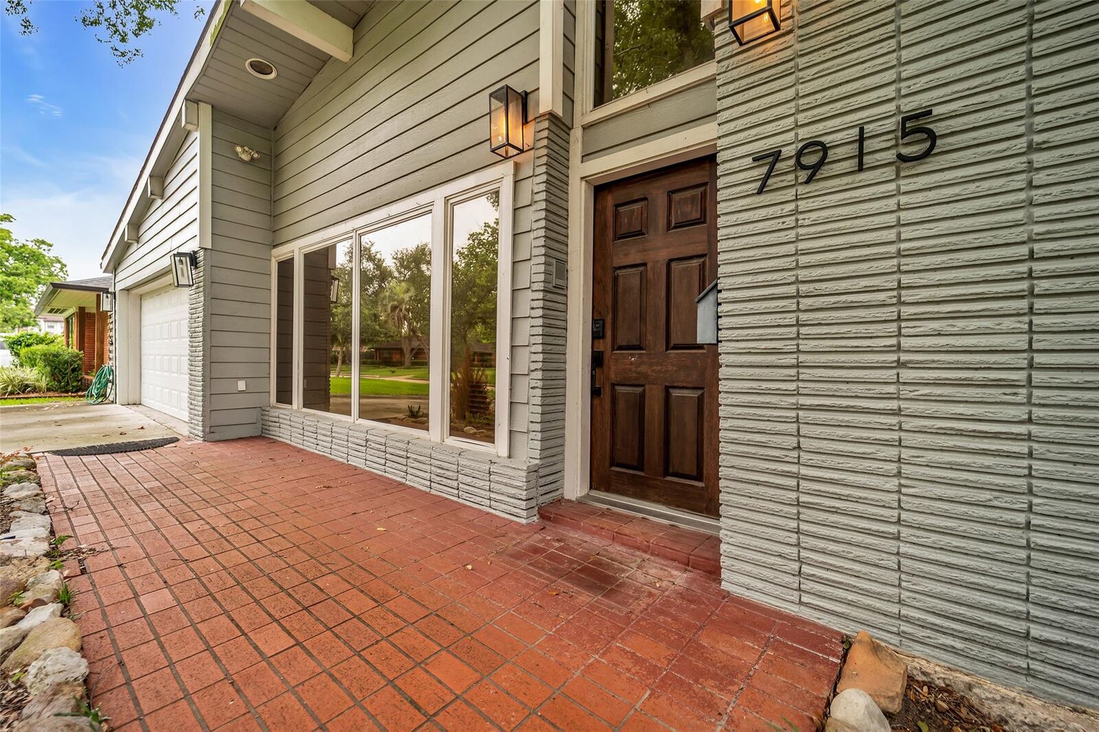 Property Photo: 7915 Greenbush Street TX 77025