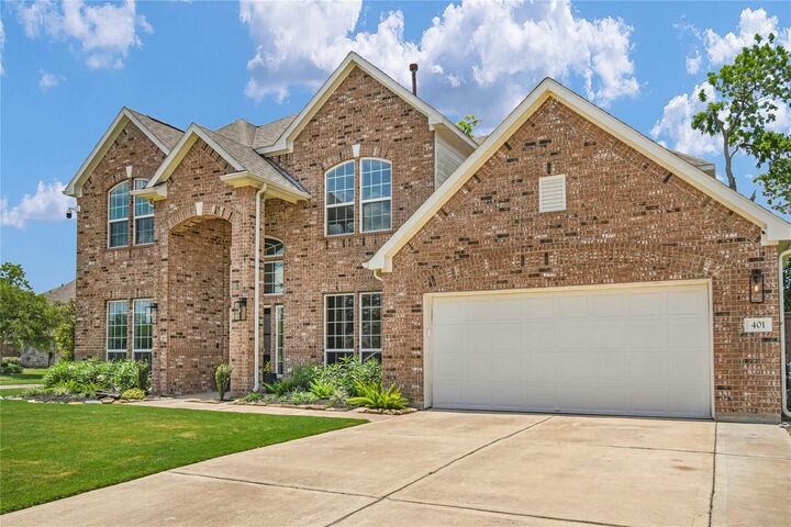 Property Photo: 401 Bentwood Way TX 77531