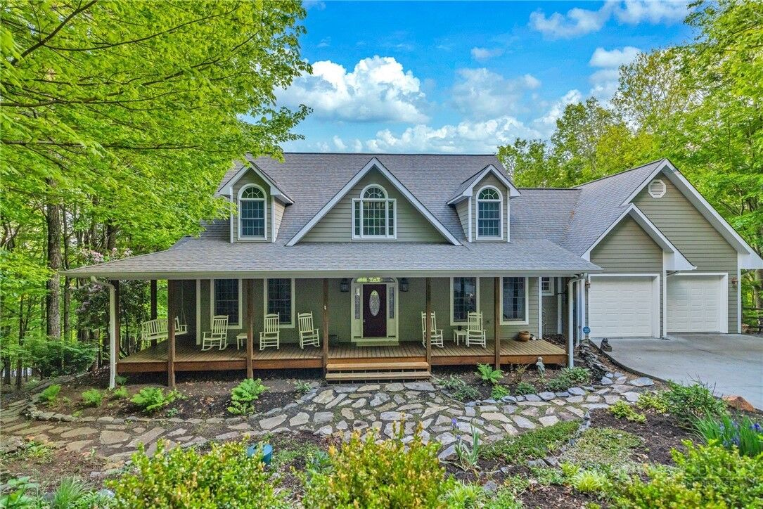 Property Photo: 123 Laura Avenue NC 28694