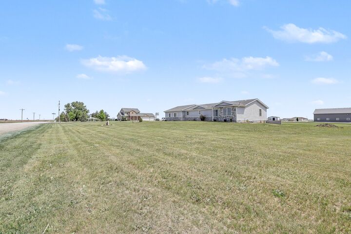Property Photo:  1802 Elk Horn Trail  IA 50214 