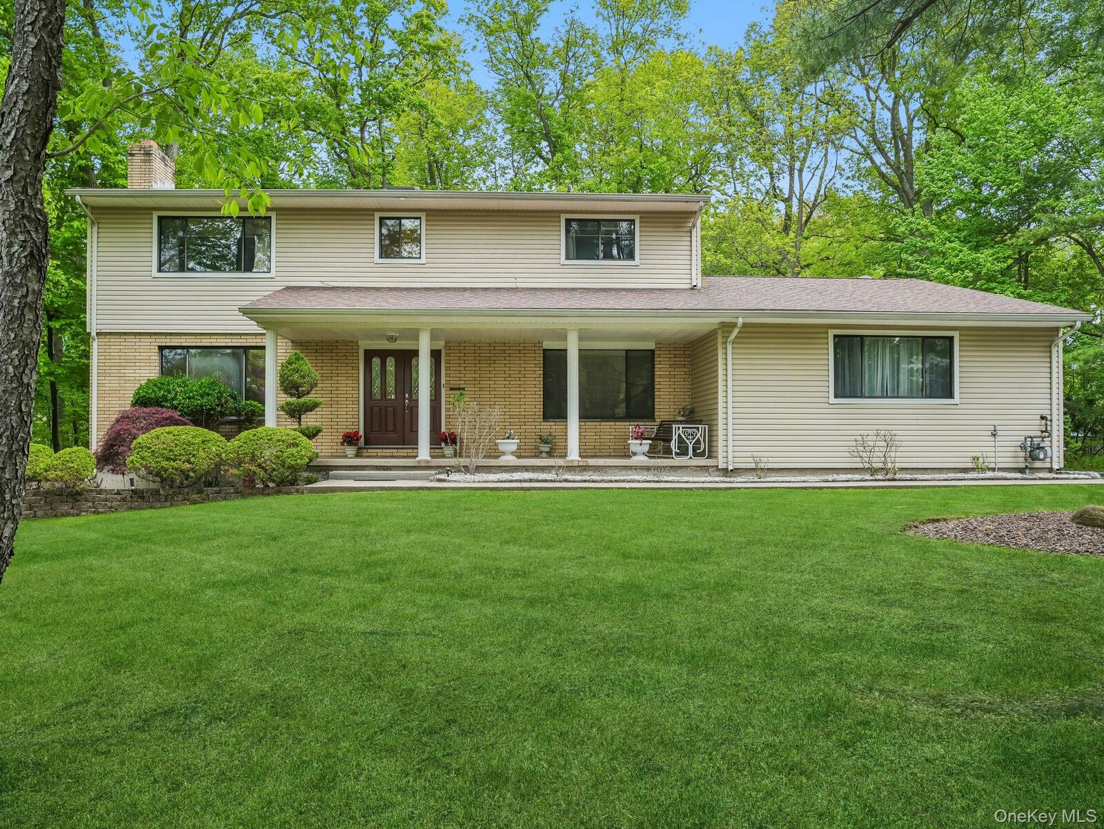 Property Photo:  4 Lochness Lane  NY 10956 