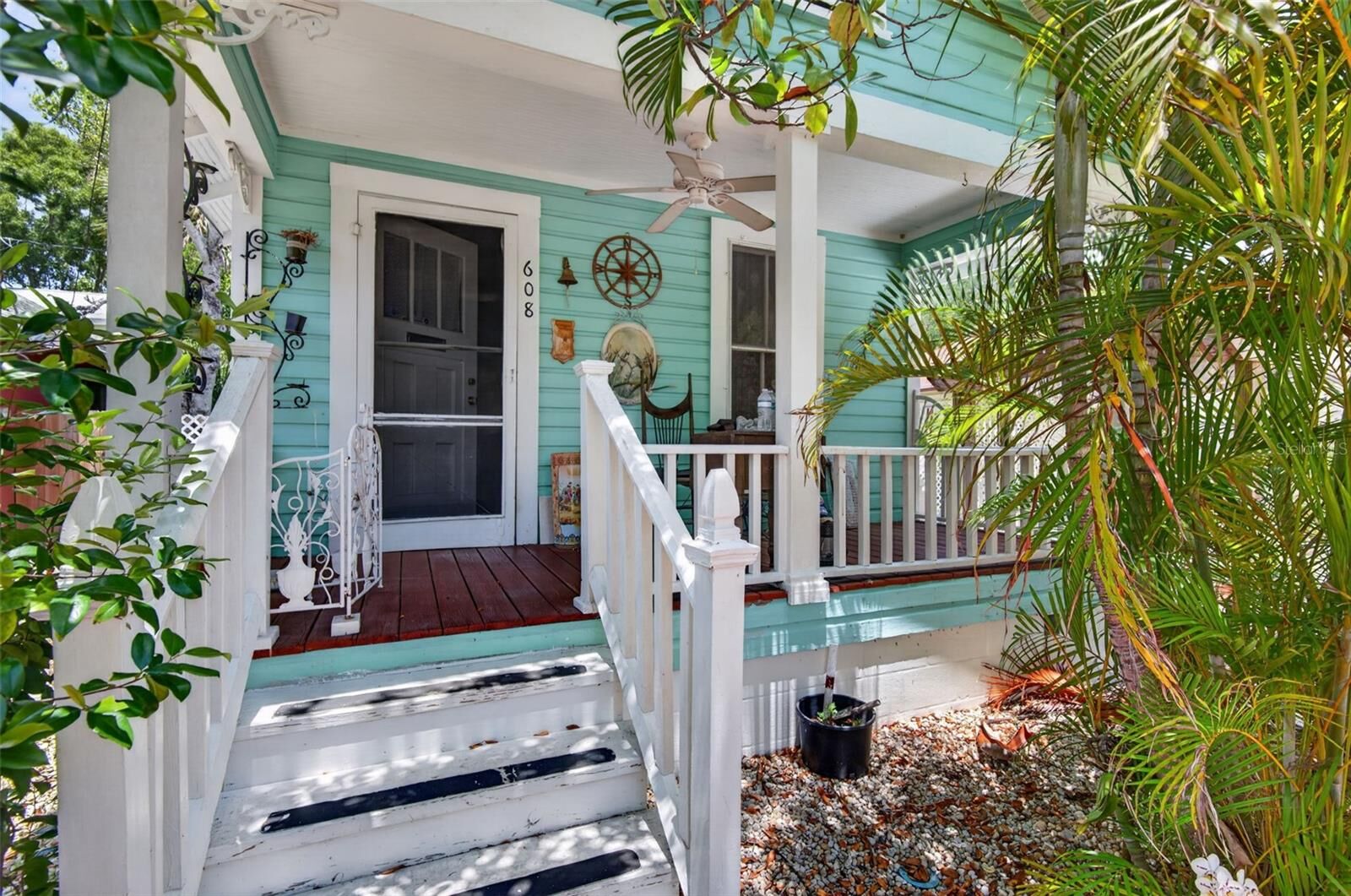 Property Photo: 608 Belleview Boulevard FL 33756
