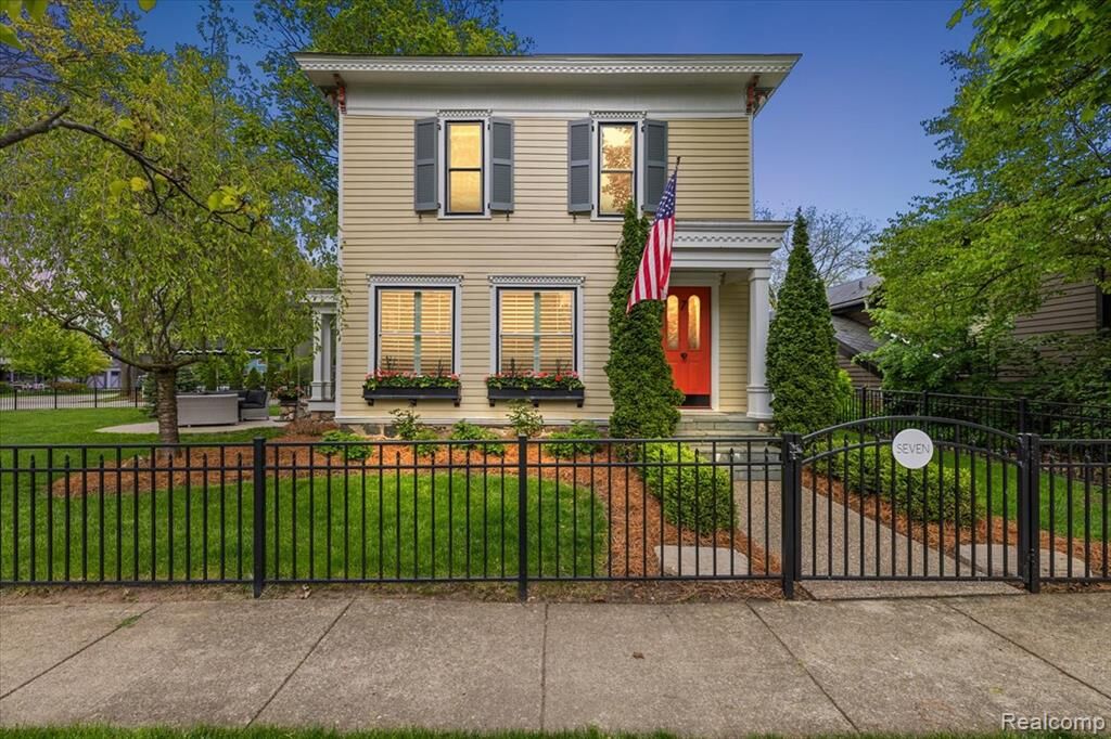 Property Photo:  7 Buffalo Street  MI 48346 2101 