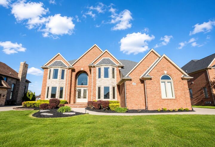 Property Photo:  43358 Chester Drive Drive  MI 48314 