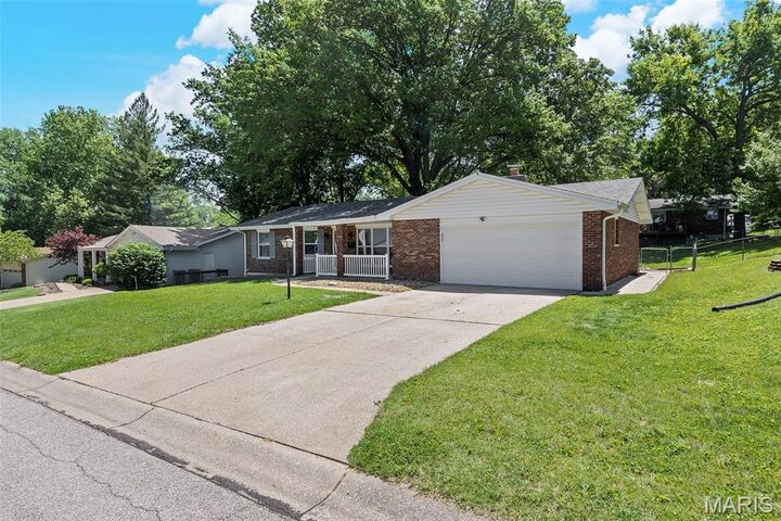 Property Photo:  208 Canary Lane  MO 63301 