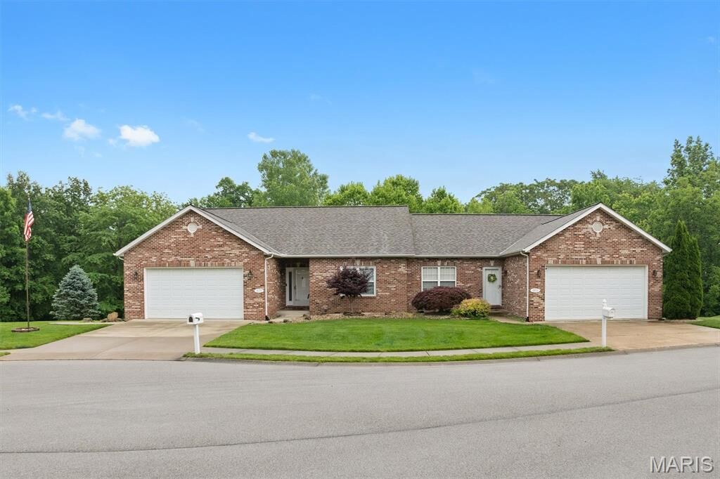 Property Photo:  1675 Lakepointe Estates Drive  IL 62269 