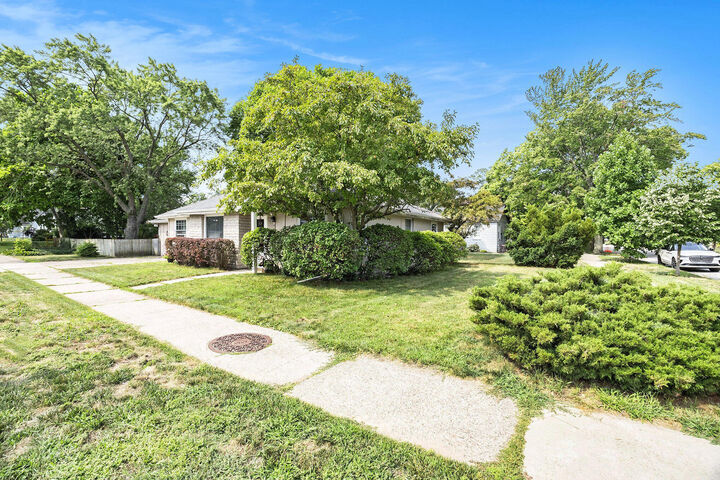 Property Photo:  705 S Griffin Street  MI 49417 