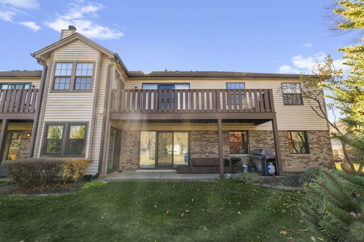 Property Photo:  876 Stradford Circle A1  IL 60089 