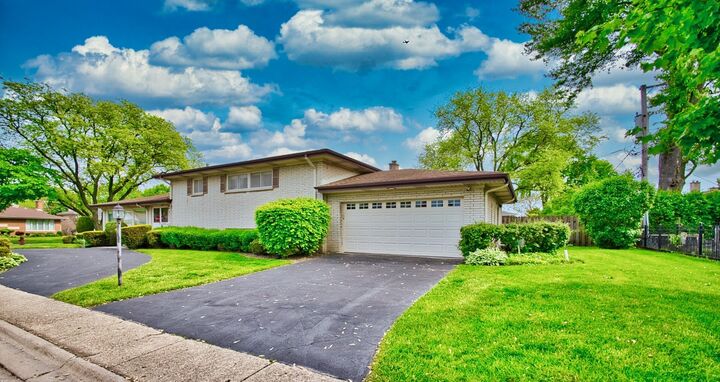 Property Photo:  4351 W Chase Avenue  IL 60712 