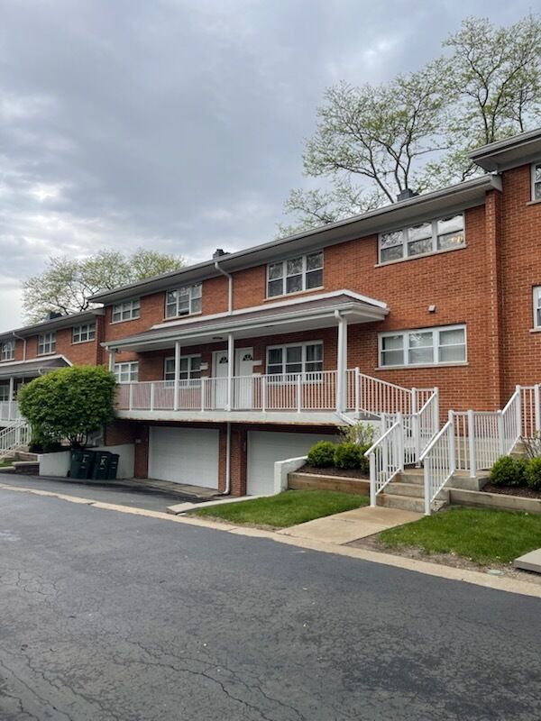 Property Photo: 169 E Palatine Road J IL 60067