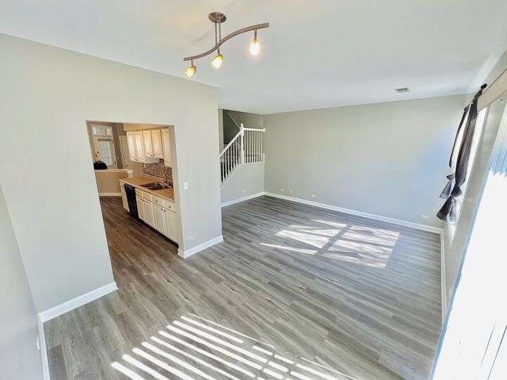 Property Photo:  925 Sheridan Circle  IL 60563 