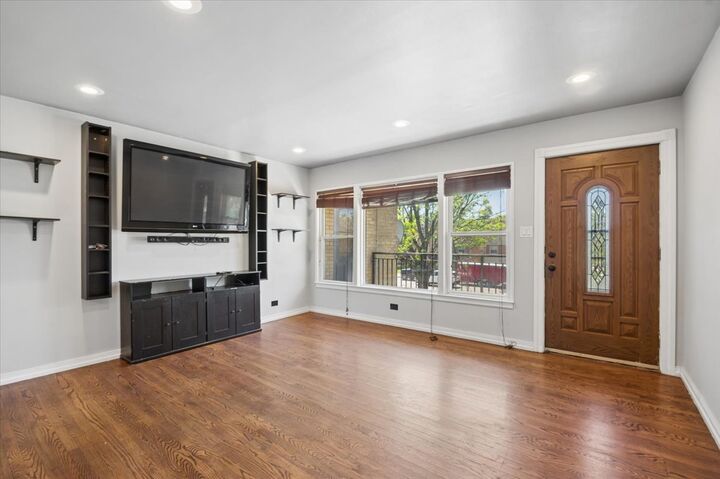 Property Photo:  4847 N Harlem Avenue 2  IL 60656 