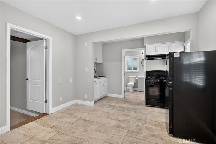Property Photo:  610 E Fairview Boulevard 3/4  CA 90302 