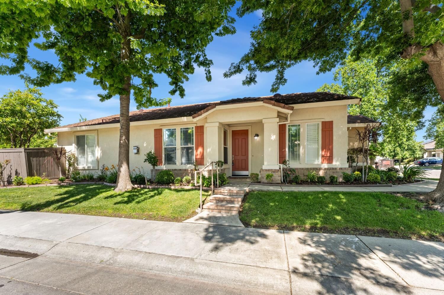 Property Photo:  5 Adkinson Court  CA 95835 