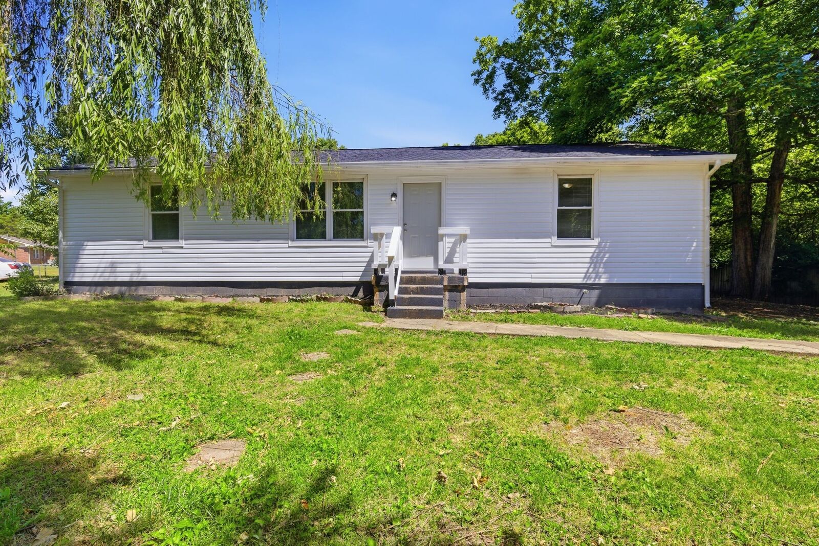 Property Photo: 353 Dupuis Dr TN 37042