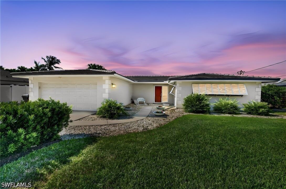 Property Photo:  397 Parkway Court  FL 33919 