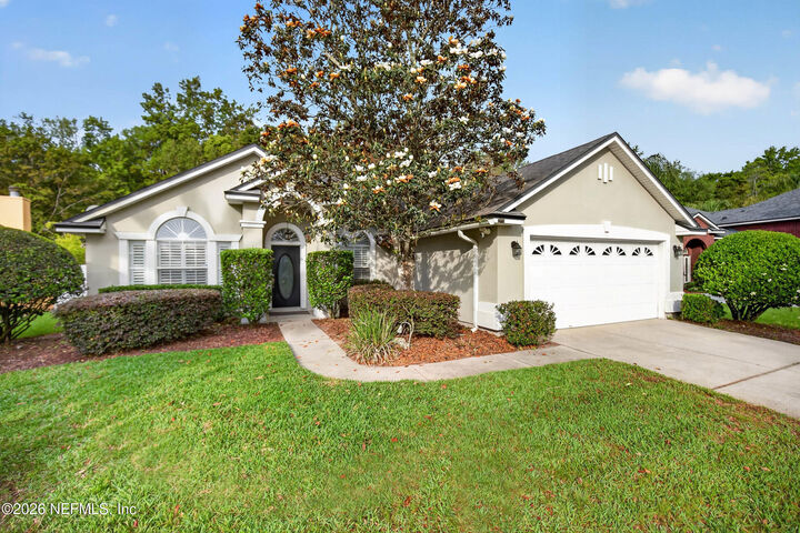 Property Photo: 7834 Chase Meadows Drive W FL 32256