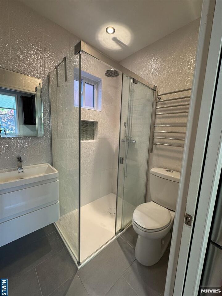 Property Photo:  307 Henry Street 2  NJ 07022 