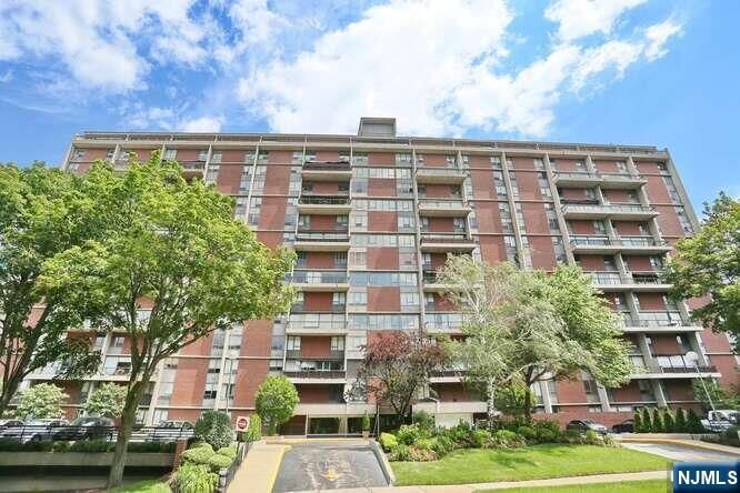 Property Photo: 4 Horizon Road 1027 NJ 07024