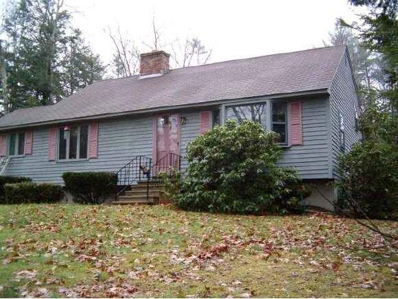 Property Photo:  19 Holmeswood Drive  NH 03873 