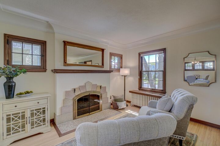 Property Photo:  1745 Eleanor Avenue  MN 55116 