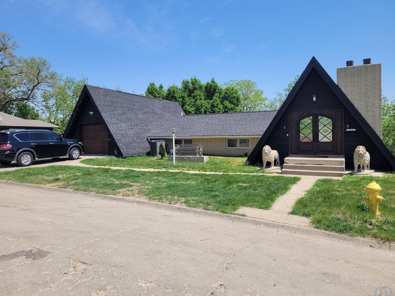 Property Photo: 324 S Collins IA 51103