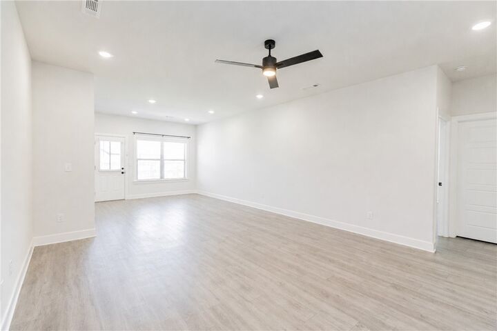Property Photo:  1010 Sunshine Court  AR 72719 