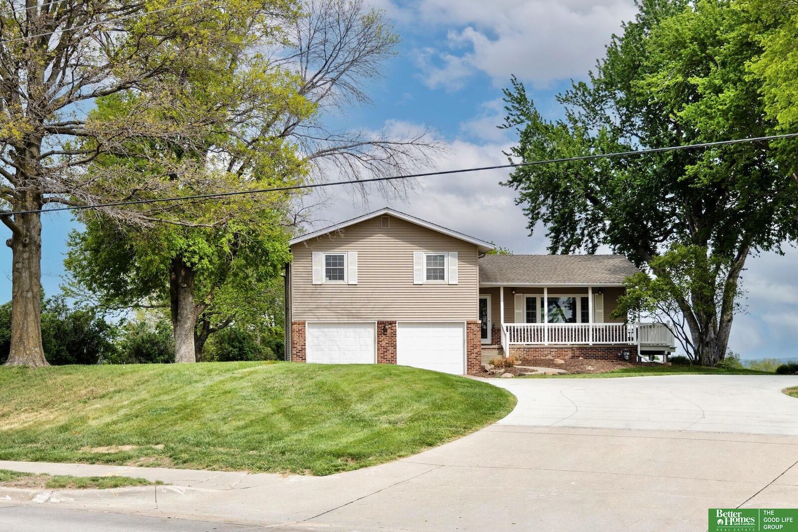 Property Photo:  2116 Fairview Road  NE 68123 