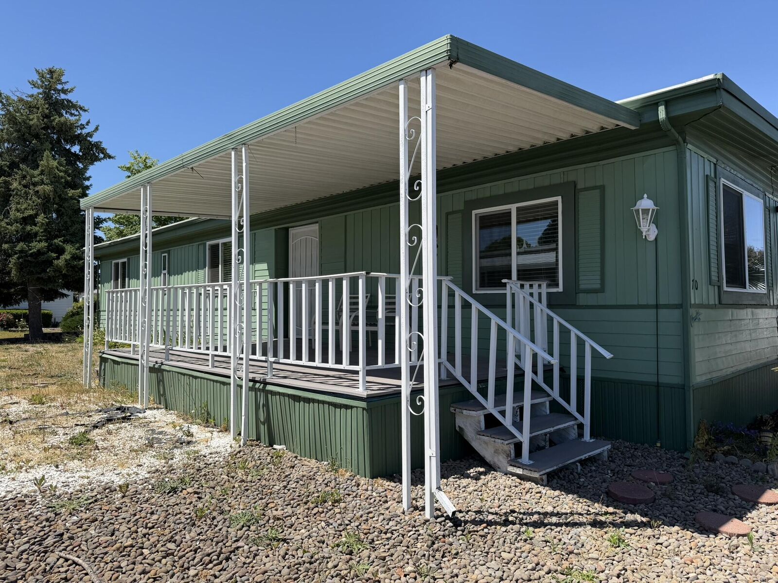 Property Photo:  301 Freeman Road Unit 70  OR 97502 