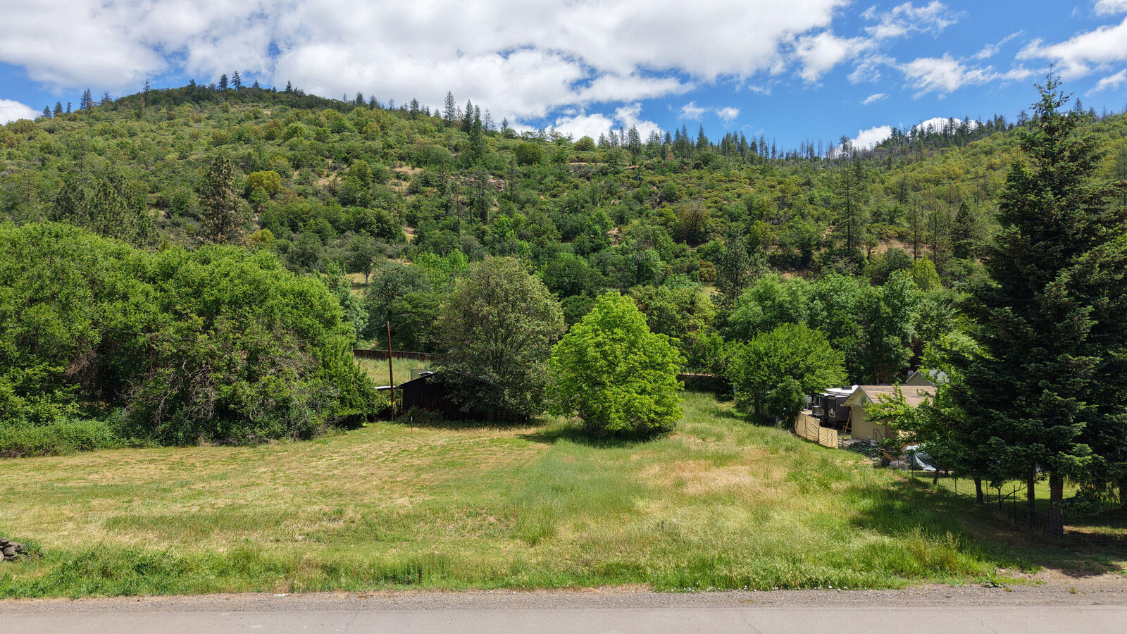 Property Photo:  20140 Highway 62  OR 97539 