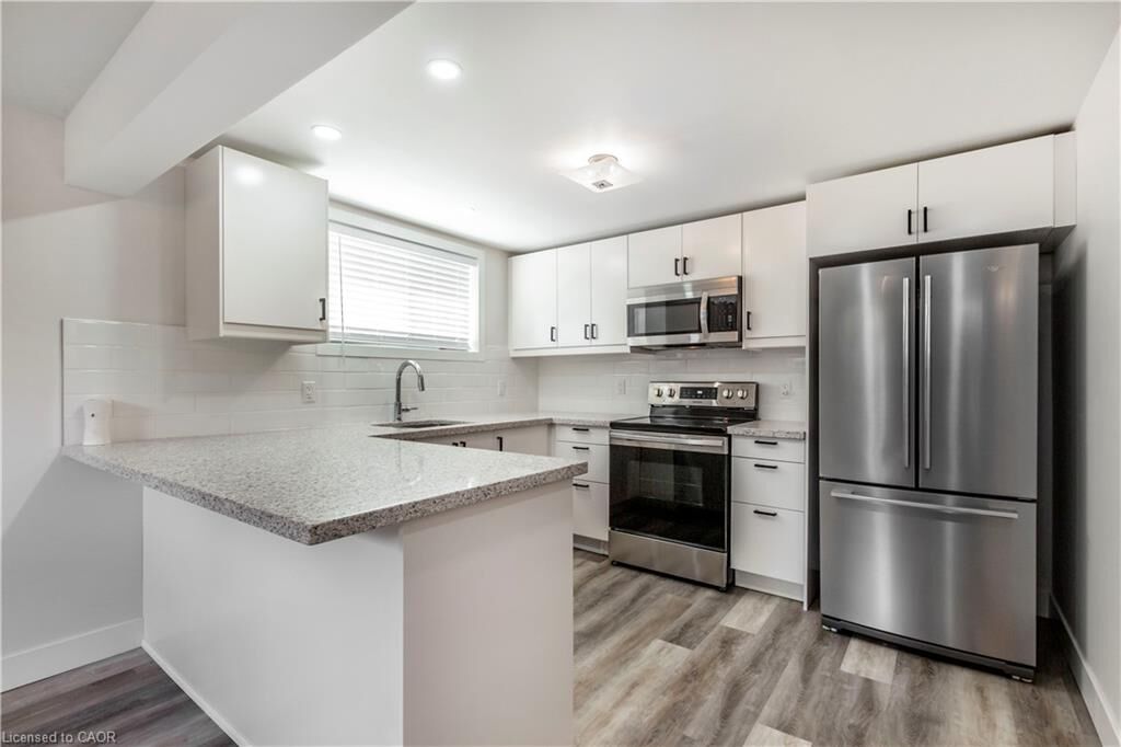 Property Photo:  