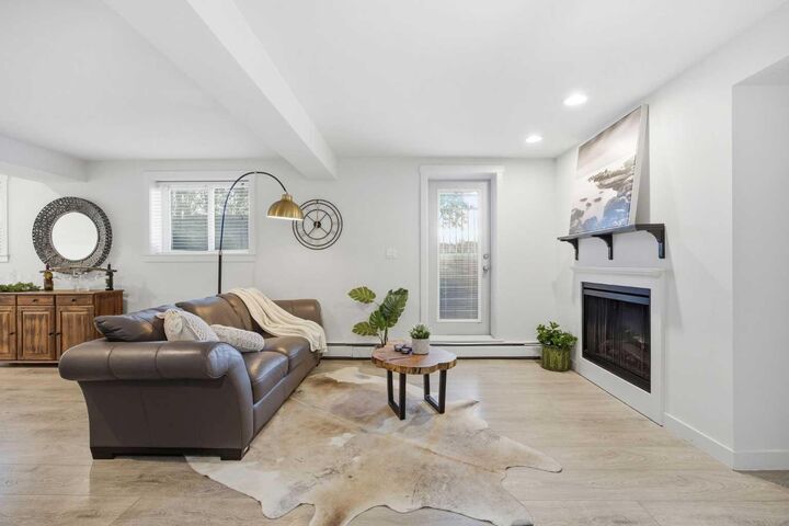 Property Photo:  2221 14 Street SW 101  AB T2T 3T2 