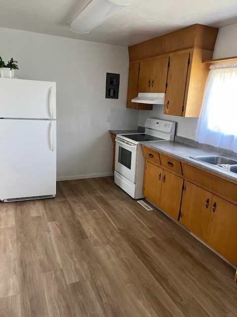 Property Photo:  4810 46 Street  AB T0E 1N0 